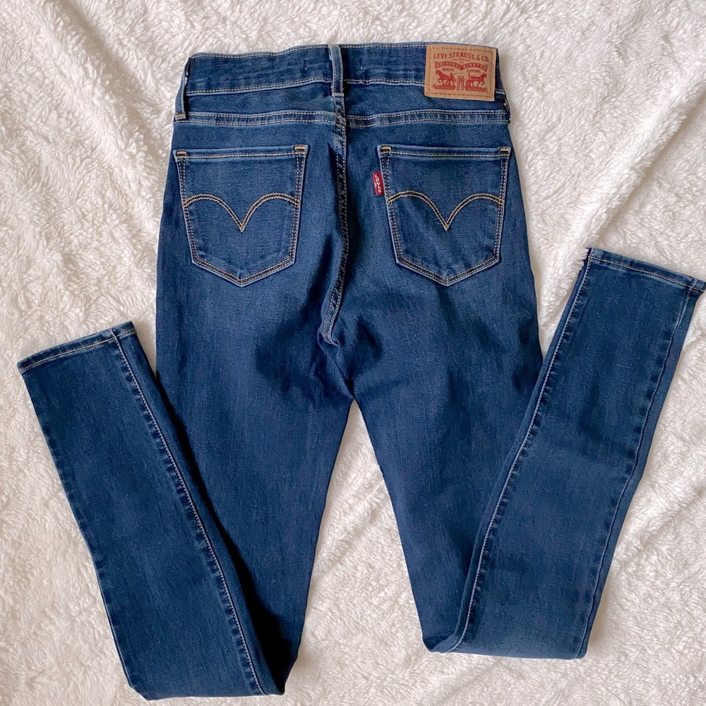 LEVIS | 711 Skinny Jean Size 24